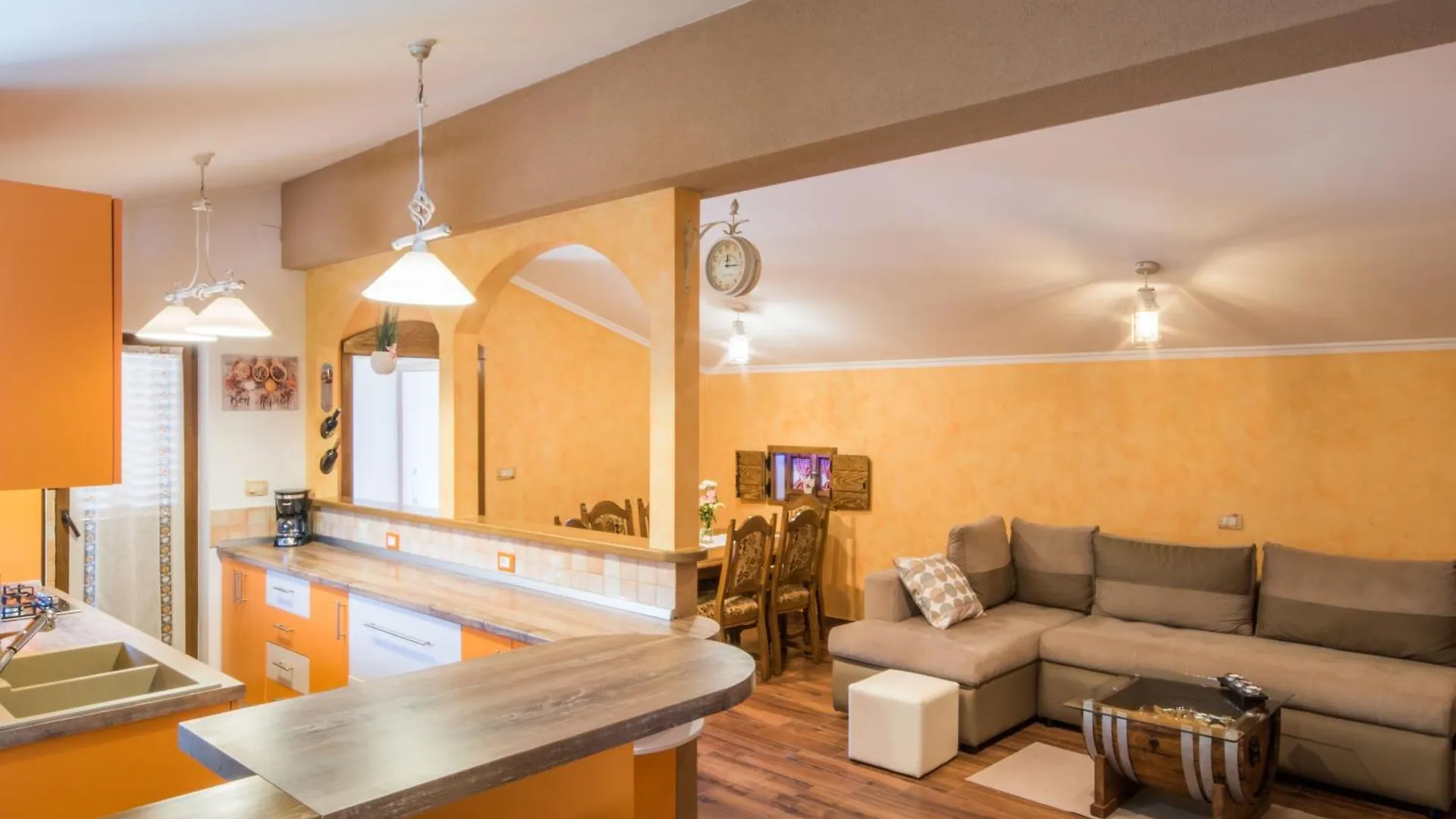 Villa Veronika, A Cozy And Charming Villa For Summer Holidays Lakoselci Dom wakacyjny