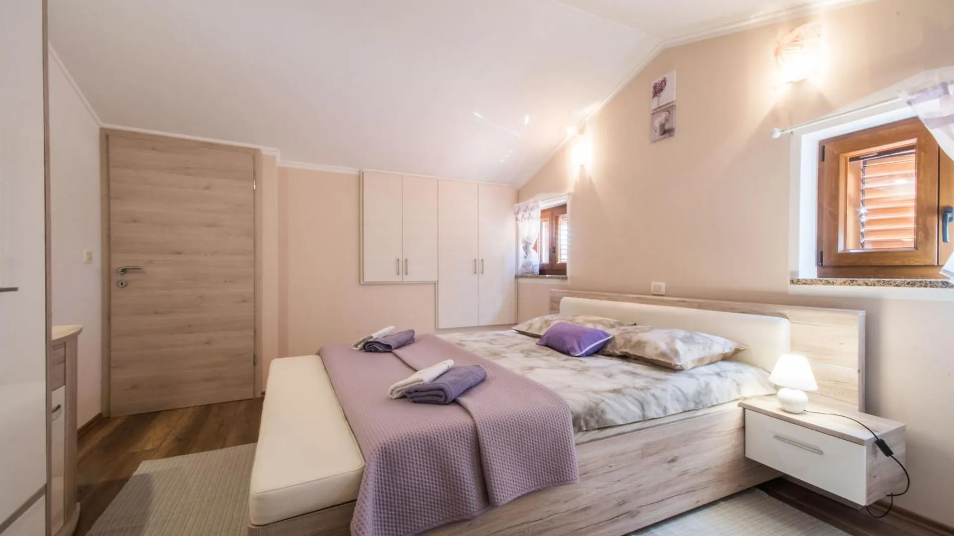 Dom wakacyjny Villa Veronika, A Cozy And Charming Villa For Summer Holidays Lakoselci