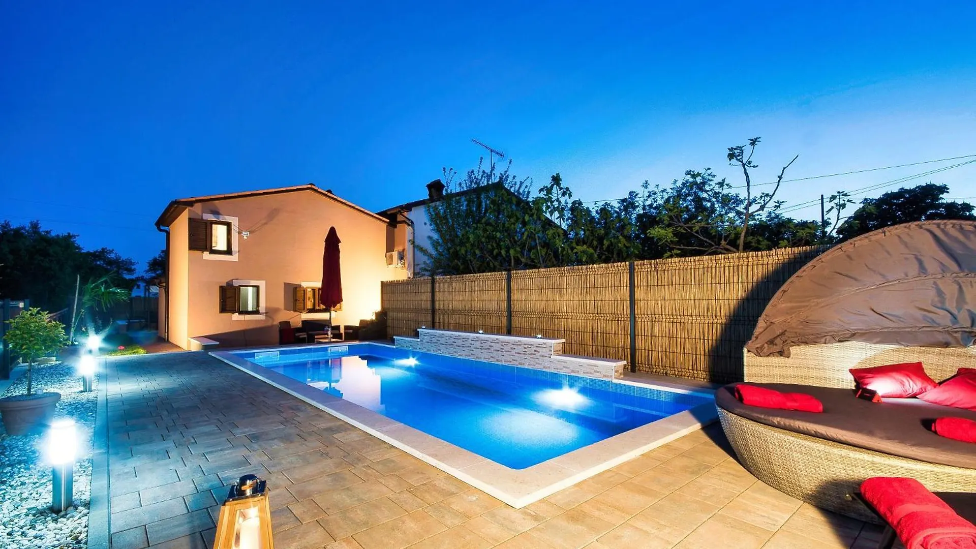Villa Veronika, A Cozy And Charming Villa For Summer Holidays Lakoselci 0*,