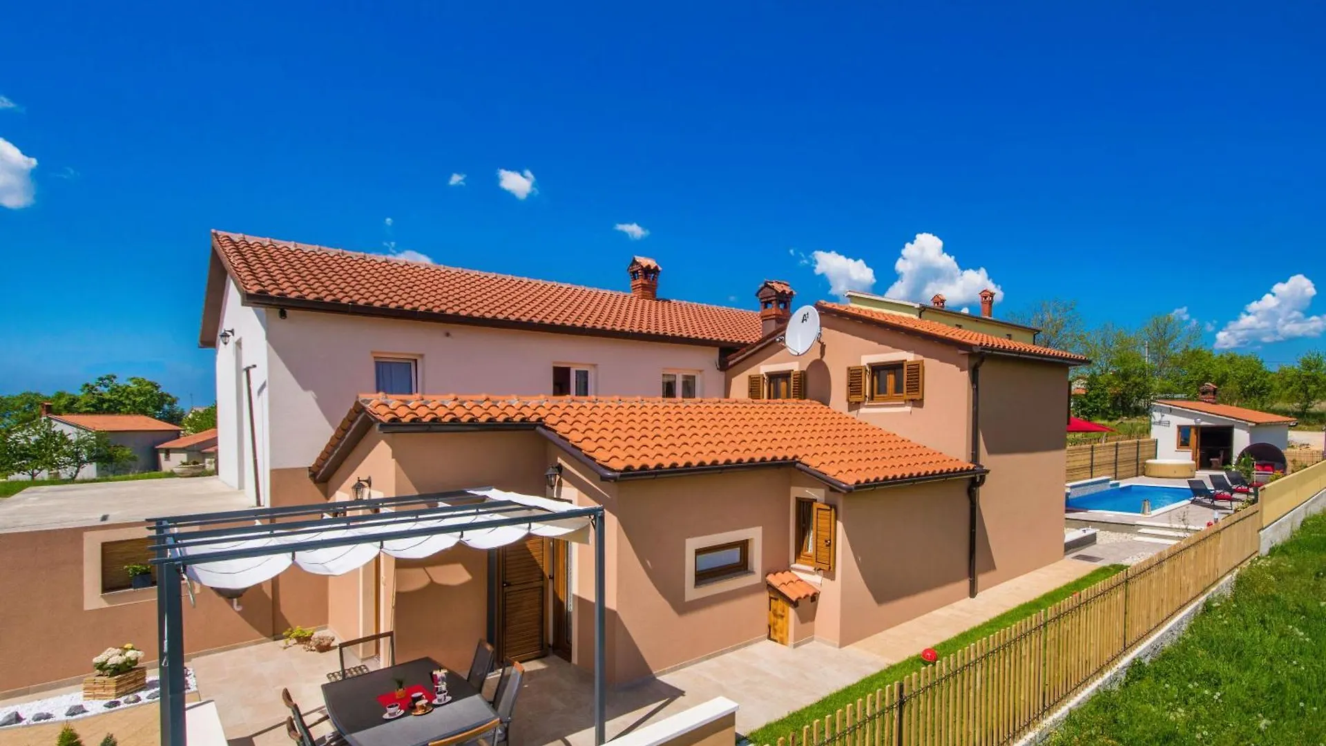 Dom wakacyjny Villa Veronika, A Cozy And Charming Villa For Summer Holidays Lakoselci Chorwacja