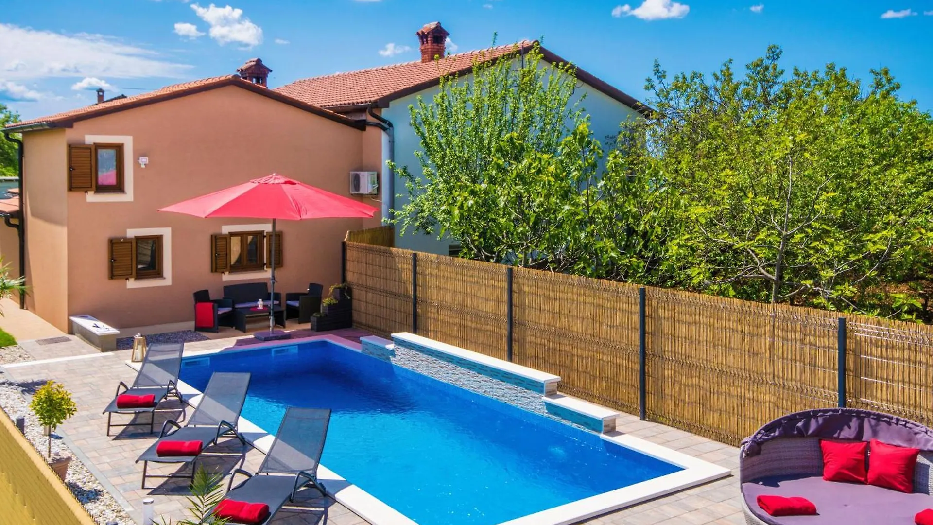 Villa Veronika, A Cozy And Charming Villa For Summer Holidays Lakoselci Dom wakacyjny