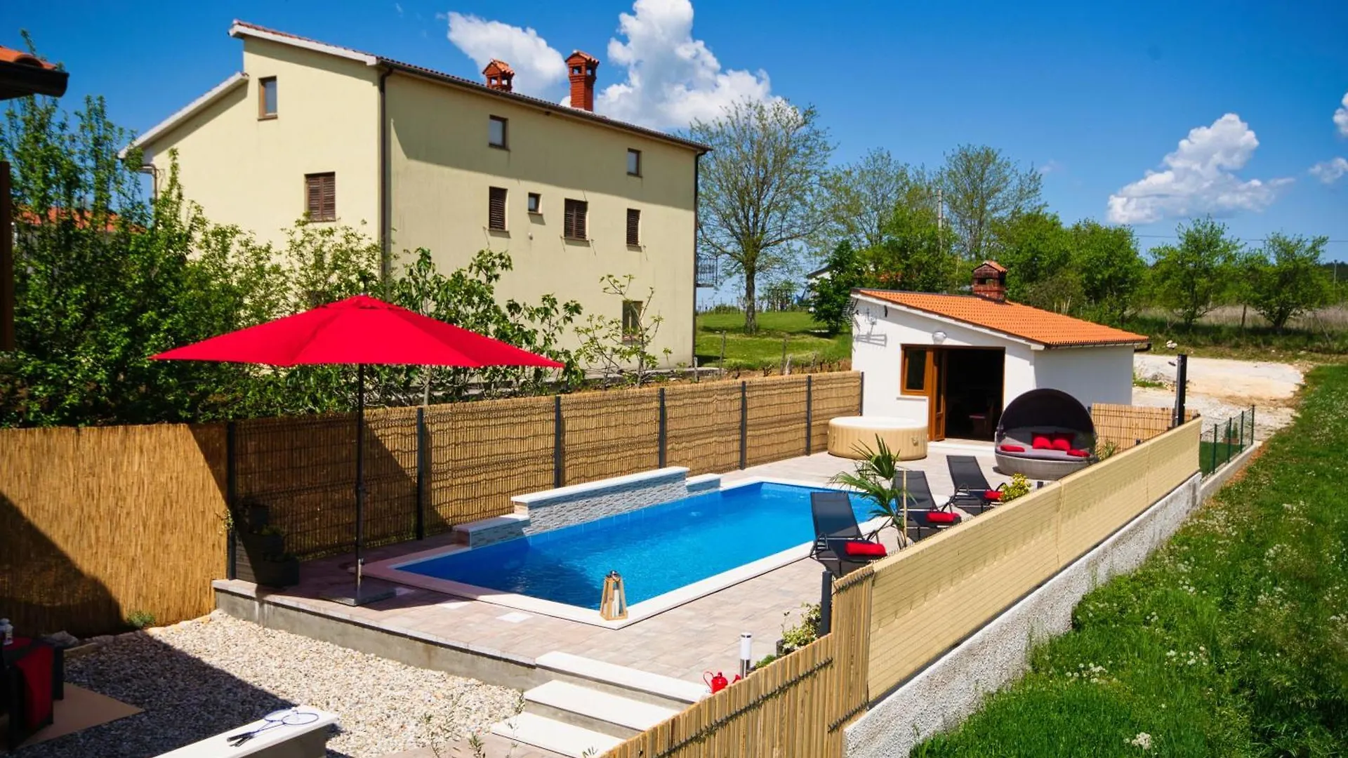 Villa Veronika, A Cozy And Charming Villa For Summer Holidays Lakoselci